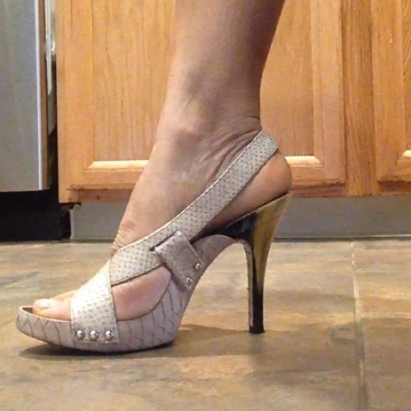 Dior " Tango" Tan Reptile Embossed Leather Sandals - Picture 6 of 6